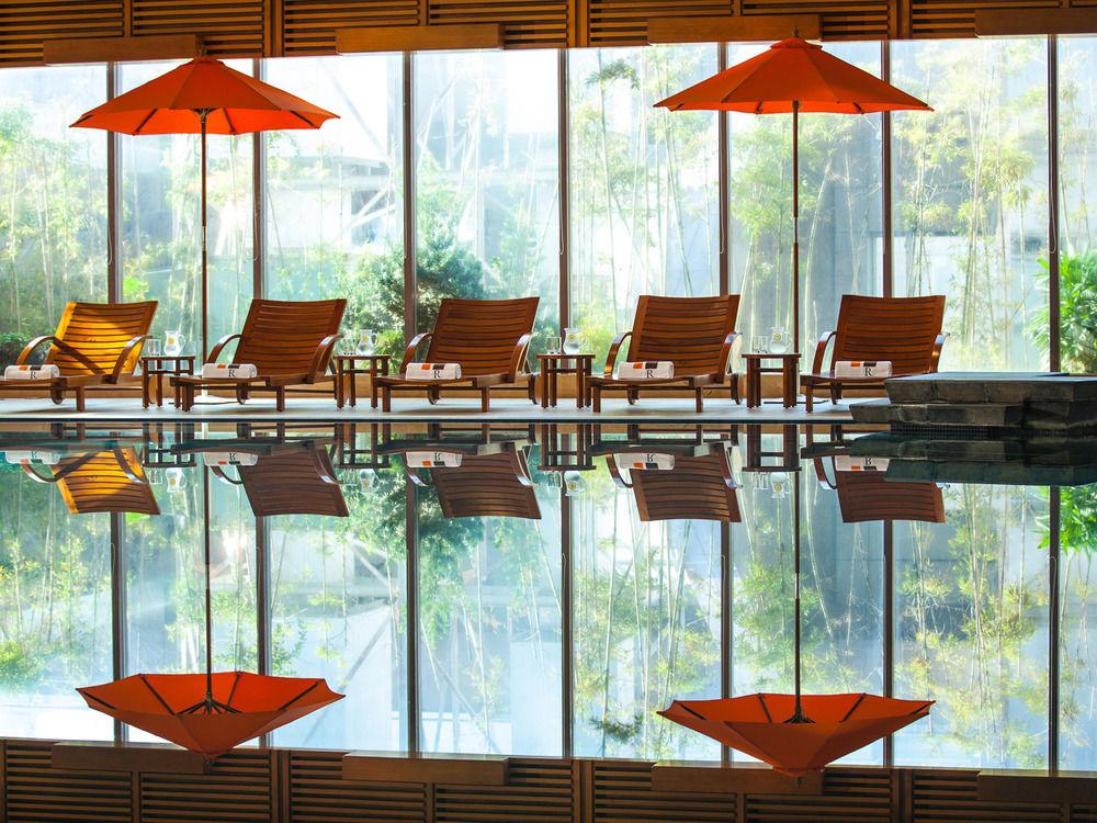 Renaissance Wuhan Hotel Экстерьер фото