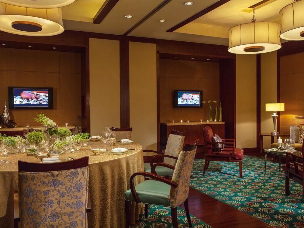 Renaissance Wuhan Hotel Экстерьер фото