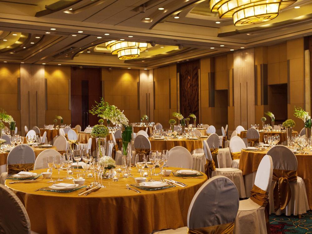 Renaissance Wuhan Hotel Экстерьер фото