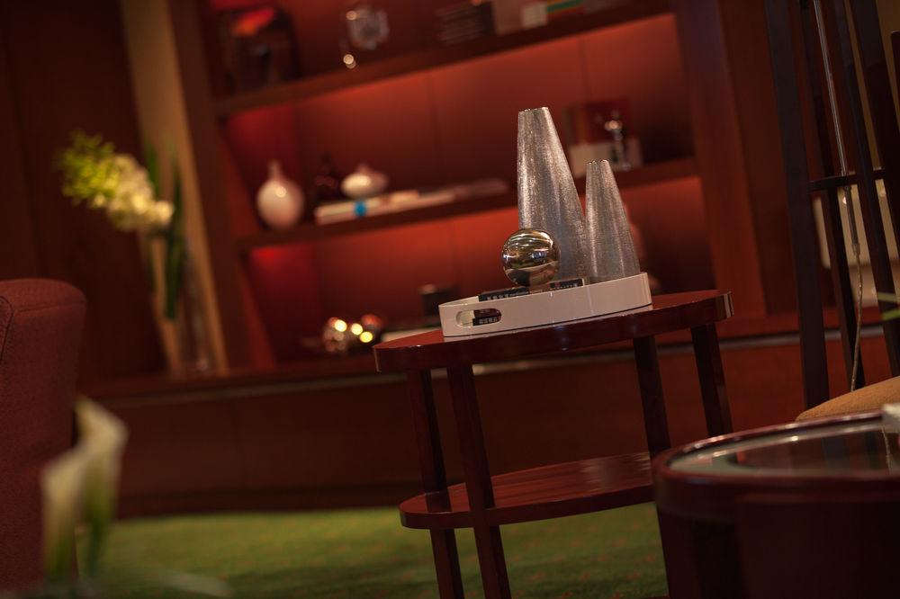 Renaissance Wuhan Hotel Экстерьер фото