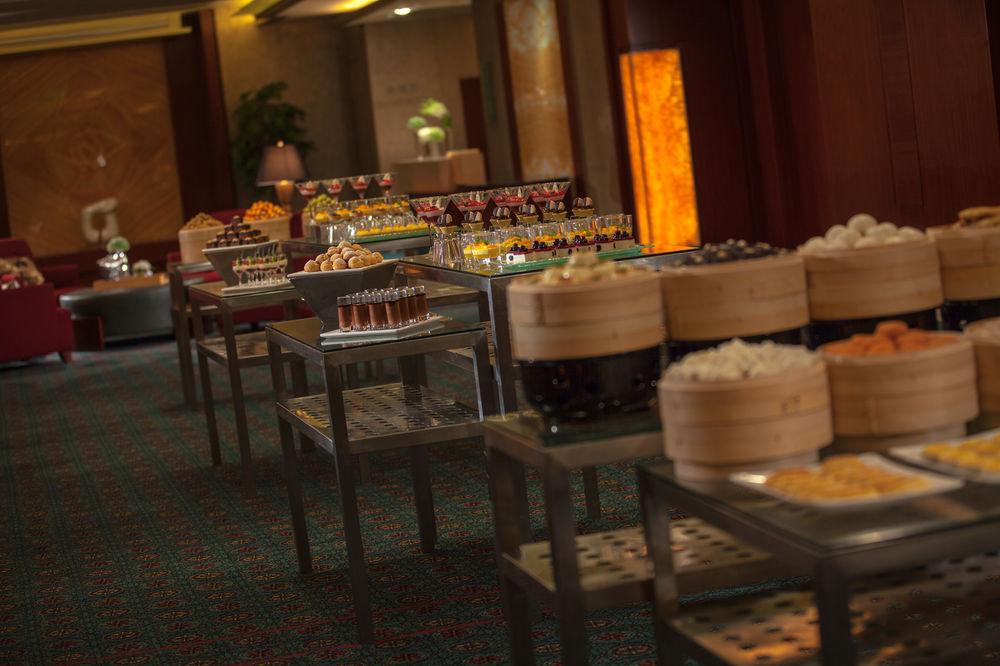 Renaissance Wuhan Hotel Экстерьер фото
