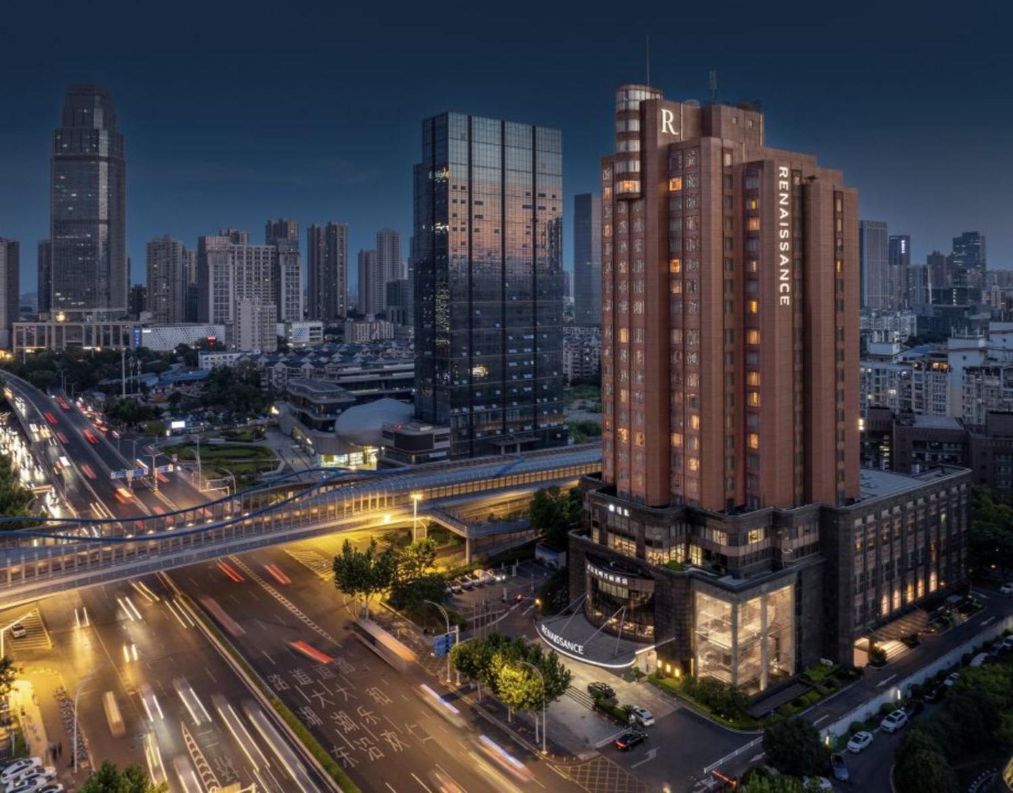 Renaissance Wuhan Hotel Экстерьер фото