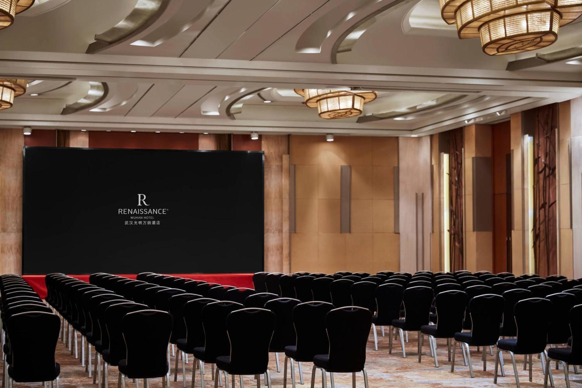 Renaissance Wuhan Hotel Экстерьер фото