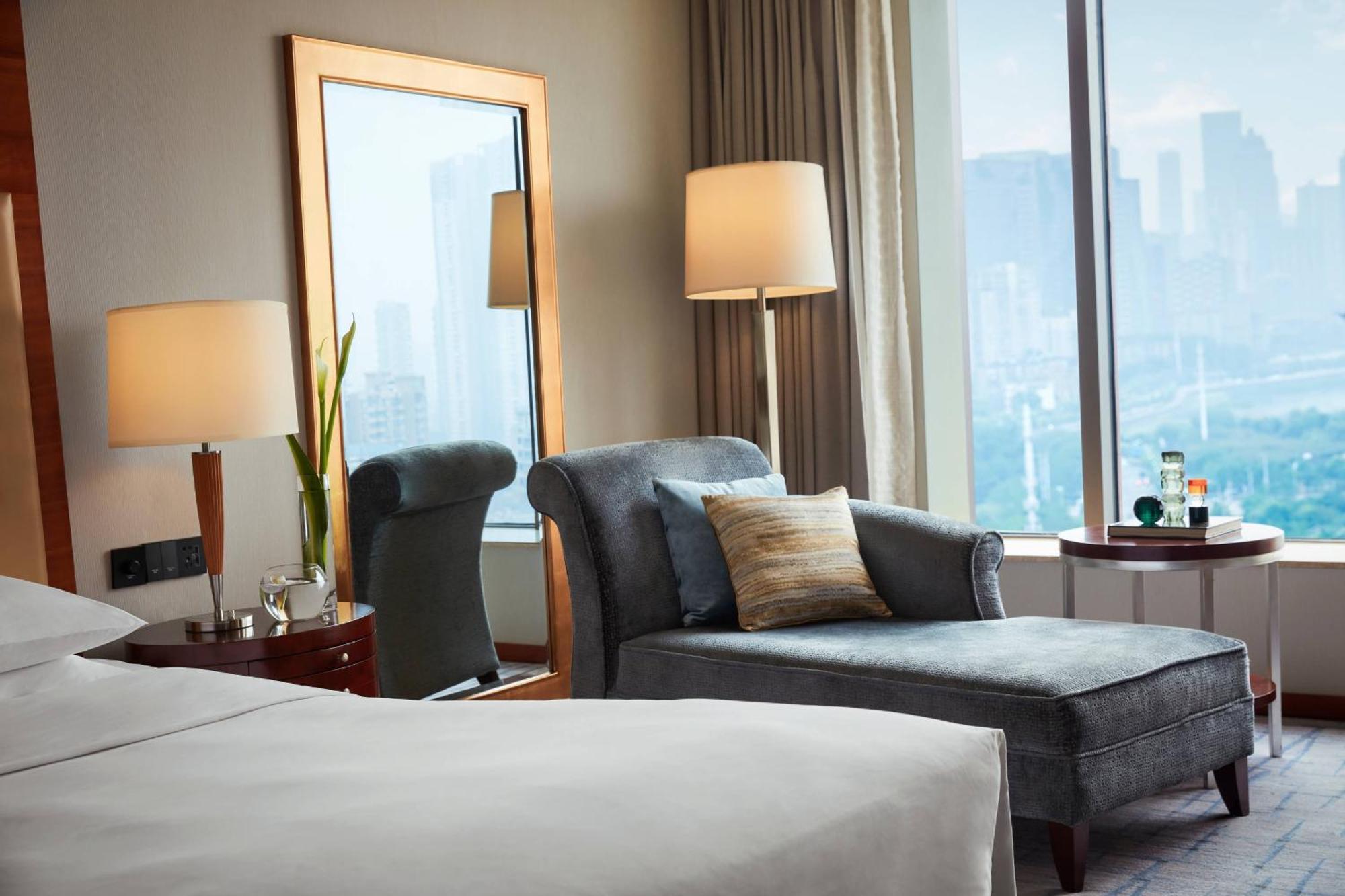 Renaissance Wuhan Hotel Экстерьер фото