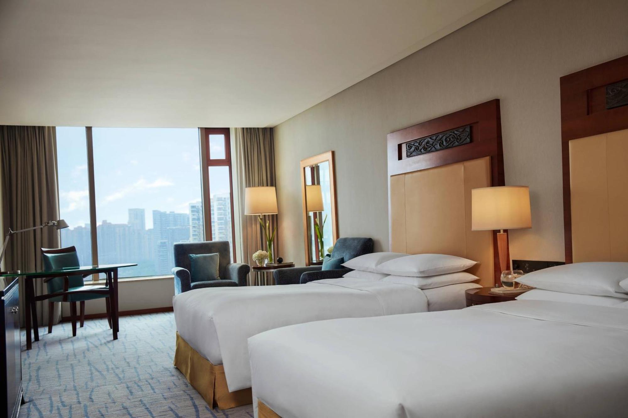 Renaissance Wuhan Hotel Экстерьер фото