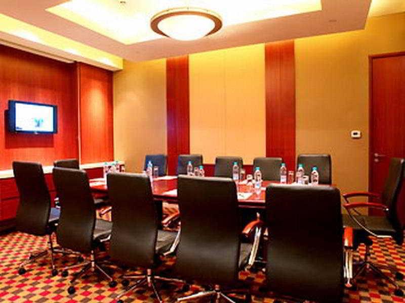 Renaissance Wuhan Hotel Удобства фото